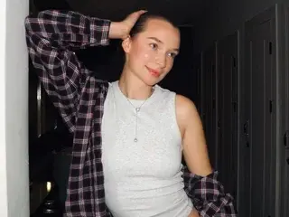 Streamate Nude Webcam of VeronicaIrresistible