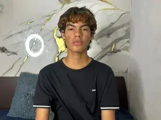 Streamate Live Sex of MartiinRoss