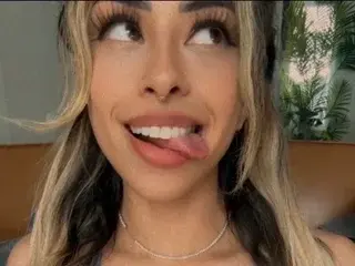 Streamate Adult Webcams of SkinnyMiniMia