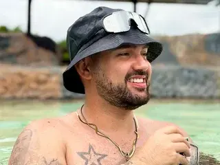 Streamate Watch Live Sex Cams of simonbeckcol