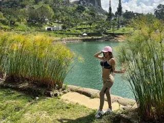 Streamate Live Sex Cam of Lolaperrys