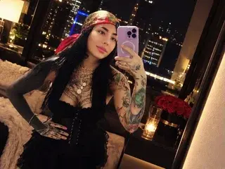 Streamate Sex Cam of EmiliMontero