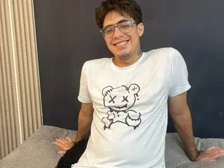 Streamate Adult Webcam of ZeusTrys