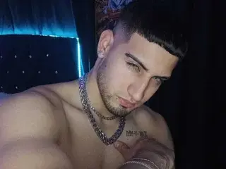 Streamate Adult Webcams of GiomarReyesX