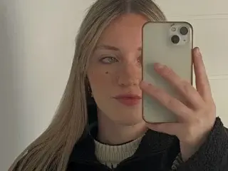 Streamate Live Sex Cam of EvelynBlond