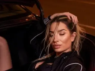 Streamate Nude Webcam of MeganBlazeee