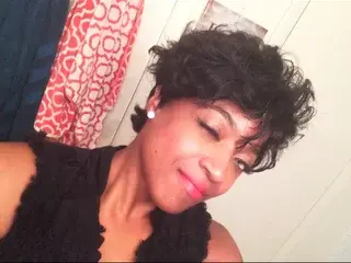 Streamate Live Sex Cam of BustyIrie