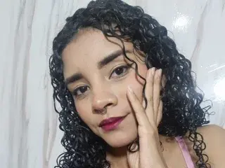 Streamate Free Porn Cam of RayliCurly