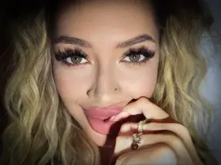 Streamate Watch Live Sex Cams of EvaKrystal