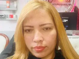 Streamate Live Porn of LAURAMARLYN33
