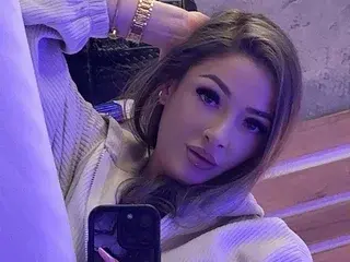 Streamate Free Porn Cam of Izza_Bella