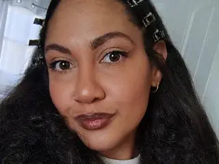 Streamate Adult Webcams of BigBrownTittyMILF