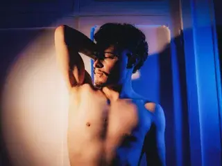 Streamate Sex Cam of AleLux