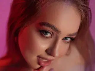 Streamate Free Live Porn of ElyssawetXX