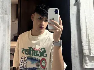 Streamate Watch Live Sex Cams of KikeTalk