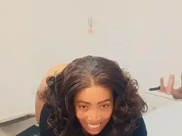 Stripchat Watch Live Sex Cams of GiantBootyMilf