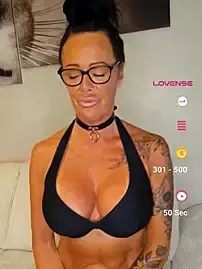 Stripchat Live Porn of Misses-Cougar