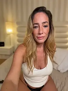 Stripchat Watch Live Sex Cams of SweetAlegra_