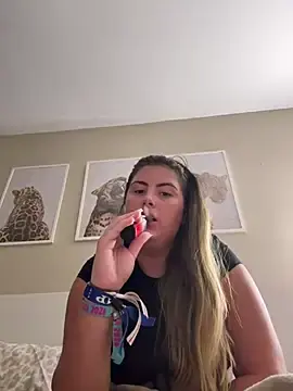Stripchat Live Sex Cam of hiddensecretxx