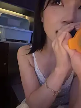 Stripchat Live Sex Cam of Yiyi-707