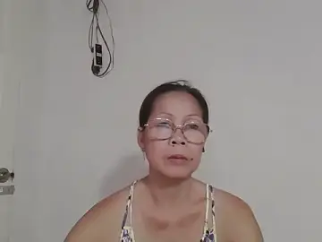 Stripchat Free Porn Cam of urwife_tobe