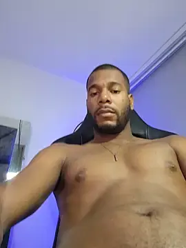 Stripchat Free Porn Cam of johnjaguar1_