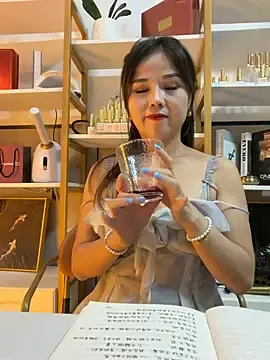 Stripchat Adult Webcam of Xiaoxiao-y