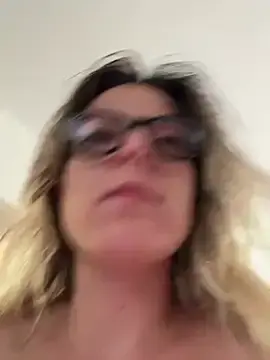 Stripchat Watch Live Sex Cams of dolcehelena993