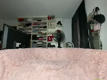 Stripchat Watch Live Sex Cams of Tyraride