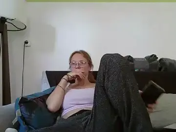 Stripchat Sex Cam of little-leni