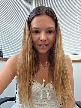 Stripchat Free Porn Cam of lucie_mehott