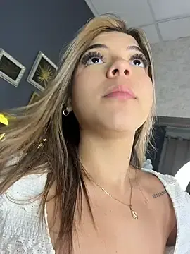 Stripchat Live Sex Cam of AngelBlushXXX
