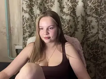 Stripchat Nude Webcam of Peekinside