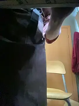 Stripchat Live Sex Cam of cinnabon_