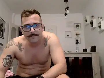 Stripchat Free Porn Cam of yanick931