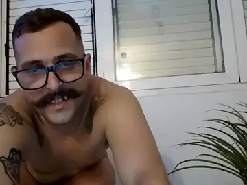 Stripchat Watch Live Sex Cams of yanick931