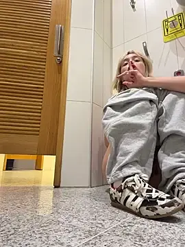 Stripchat Live Porn of PollyLolly