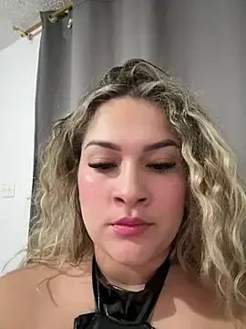 Stripchat Live Sex of Sara_smiiith211