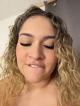 Stripchat Adult Video Chat of Sara_smiiith211
