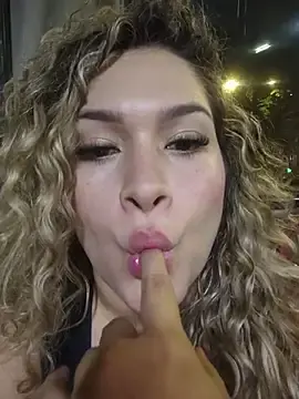 Stripchat Free Porn Cam of Sara_smiiith211