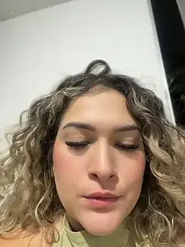 Stripchat Sex Cam of Sara_smiiith211