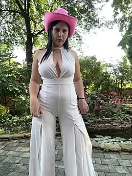 Stripchat Adult Video Chat of CherryBombs-