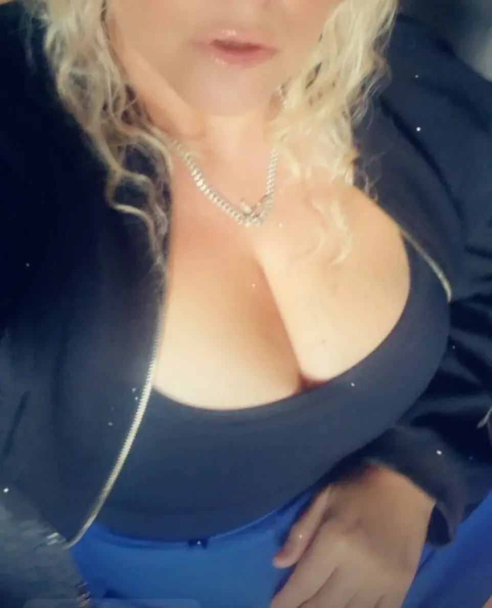 Bella_Squirts