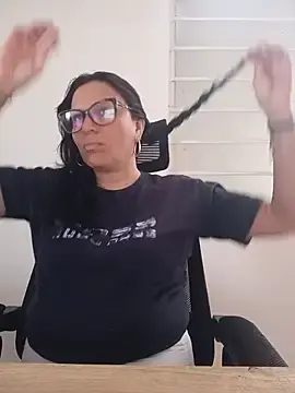 Stripchat Live Porn of Luna_milf13