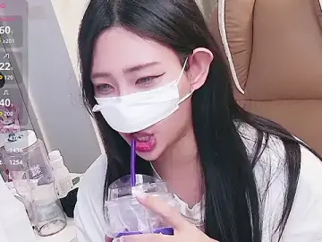 Stripchat Watch Live Sex Cams of Milk_Sola
