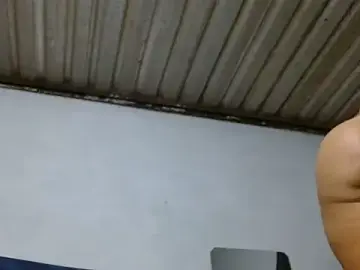 Stripchat Free Live Porn of Allyson_Mature