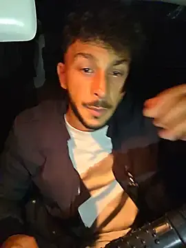 Stripchat Live Porn of Iulianmarius12