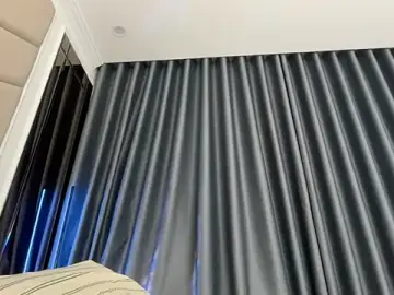 Stripchat Live Sex Cam of MiaDavis21