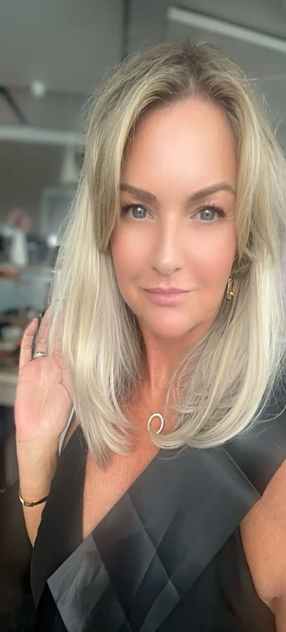 Holly-BlondeMILF44