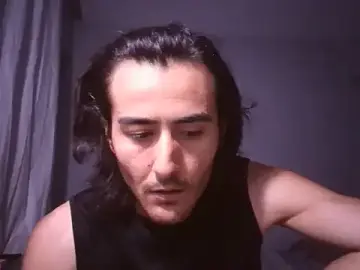 Stripchat Sex Cam of MAYBEYOUTWT